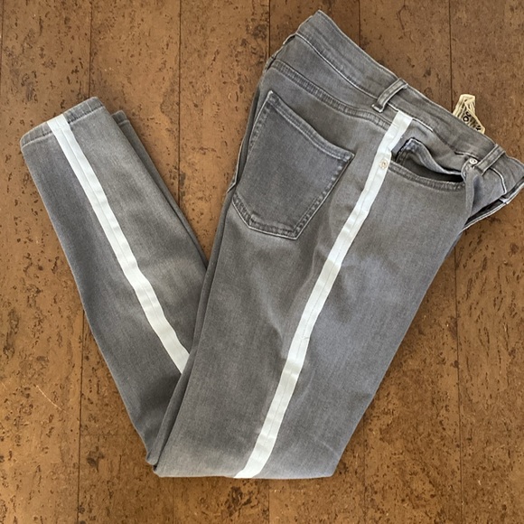 Hugo Boss women’s jeans, faded grey, high rises, skinny, stretchy! Size 28 X 32 - Picture 14 of 14